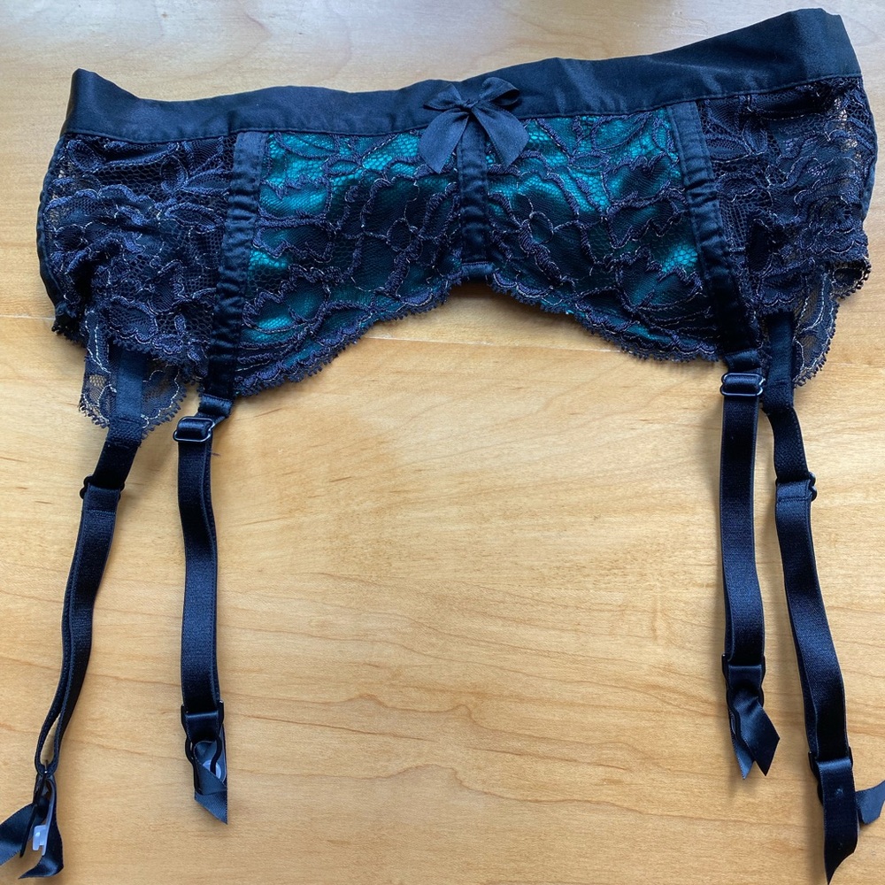 NWOT VS Garter Belt